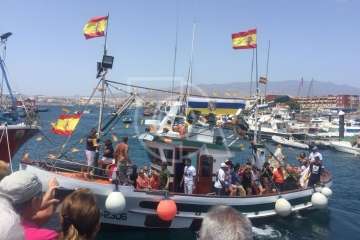 Procesión terrestre-marítimo de la Virgen del Carmen por la bahía de Melenara (Foto TA)